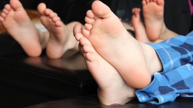 ejercicios para fortalecer los pies y prevenir y solucionar los dolores 