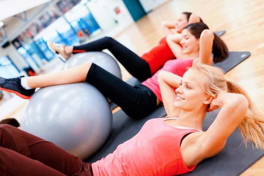 Tonifica tu abdomen en casa con ejercicios de pilates