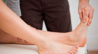 Tratamiento curativo o superficial de los pies planos