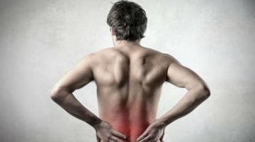 La carga lumbar cambia según la postura