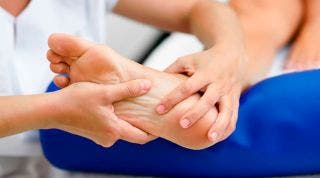 Espolón calcáneo: causas, síntomas y tratamiento Espolón calcáneo: causas, síntomas y tratamiento