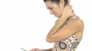 Text Neck. Repercusiones del uso del smartphone sobre el organismo. Text Neck. Repercusiones del uso del smartphone sobre el organismo.