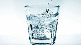 La sed, la ingesta de agua y las lesiones del tejido. ¿Seguro que es la edad?