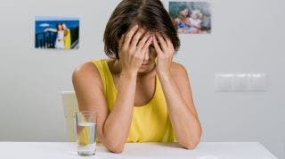 Consejos y remedios naturales para tratar la cefalea en casa