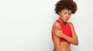 ¿Cómo las Tensiones Emocionales Pueden Provocar Dolor de Hombro?