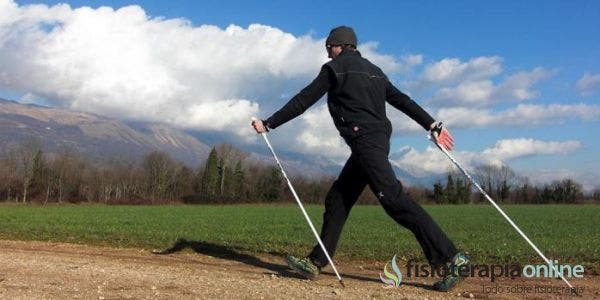 Nordic walking o marcha nórdica. Qué es, orígen, beneficios y cómo practicarla