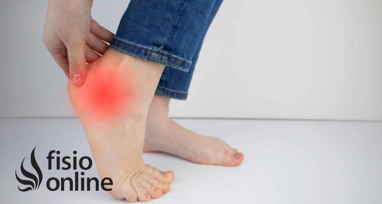 Talón dolorido que mejora con movimiento pero vuelve en reposo