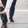 ¿Por qué el dolor de rodilla aparece al subir escaleras pero no al caminar?