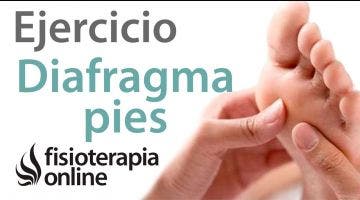 11.Ejercicio de respiración diafragmática con pelotas en los pies.