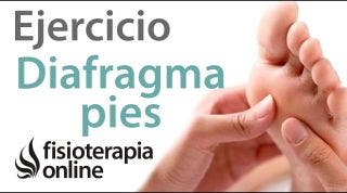 11.Ejercicio de respiración diafragmática con pelotas en los pies.