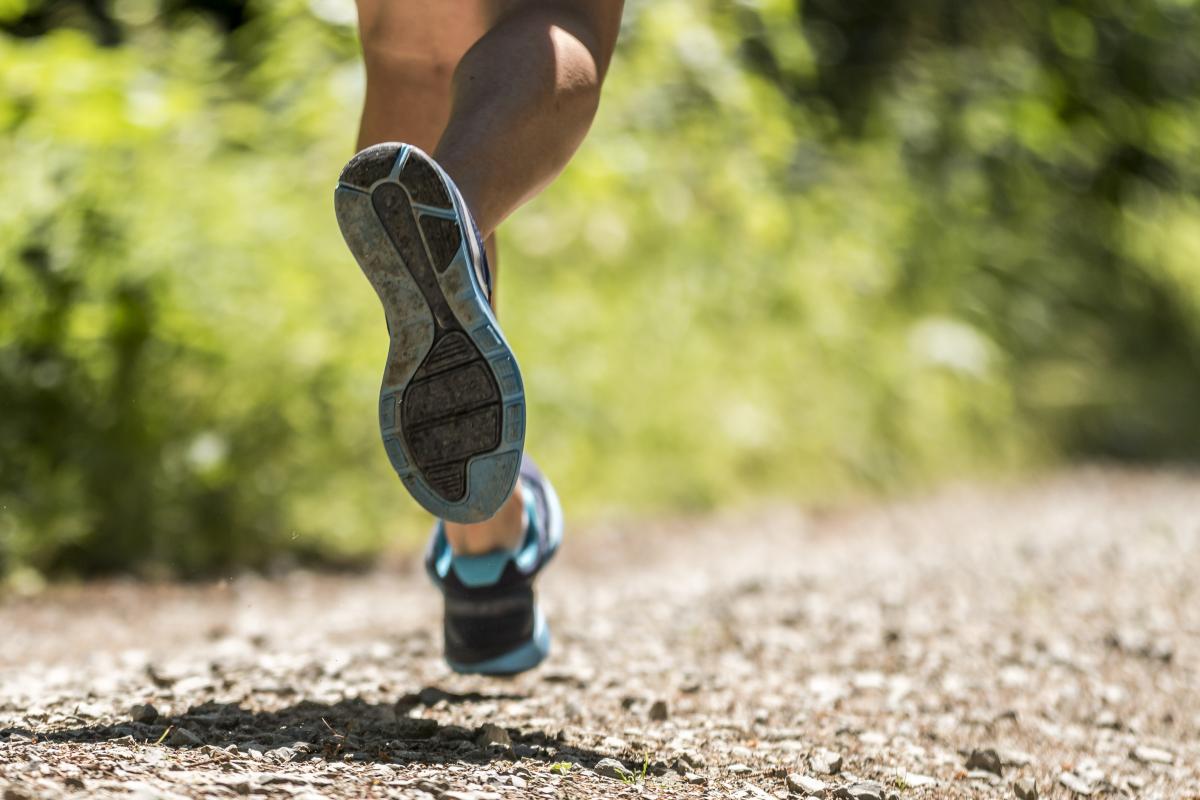 Rutina de ejercicios básicos para el pie de los corredores